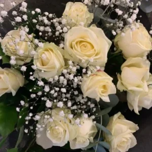 12_cream_roses1 12 cream or pink Roses - Luxury Valentines Bouquet