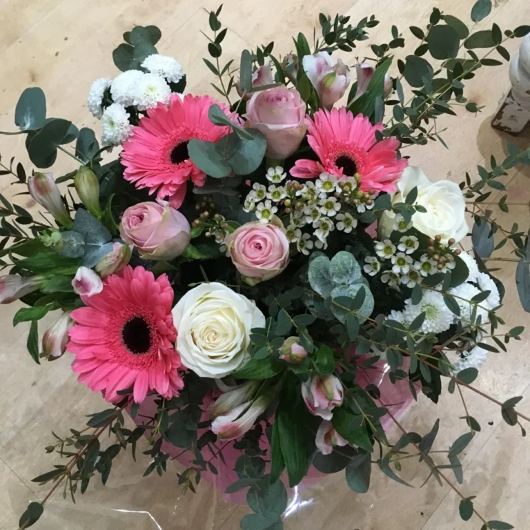 Mothers Day Bouquet - Classic Pink & White Bouquet